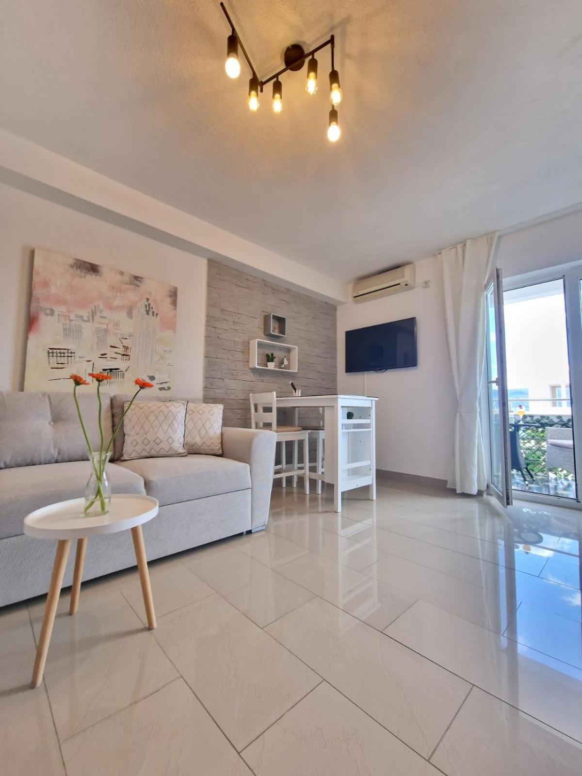 Apartments Silva With A View Of Sea تروغير المظهر الخارجي الصورة