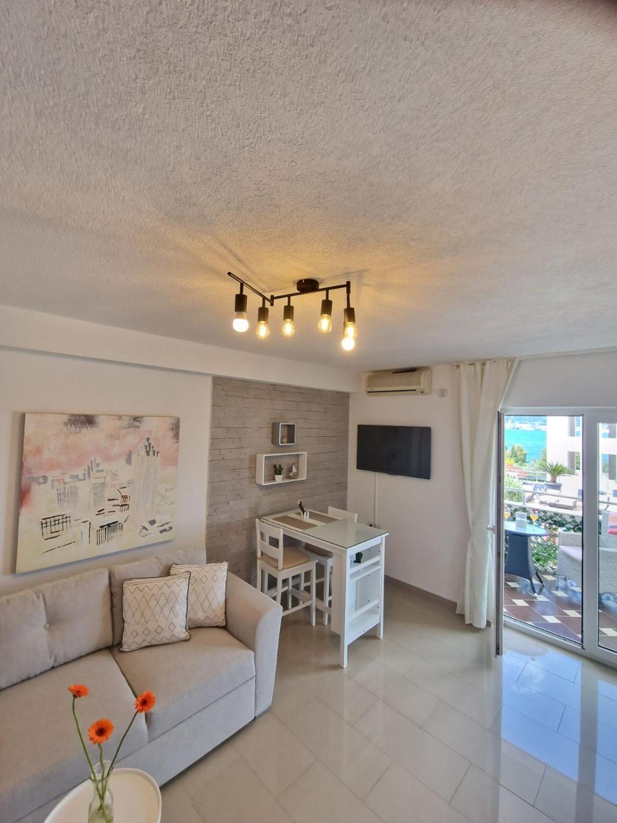 Apartments Silva With A View Of Sea تروغير المظهر الخارجي الصورة
