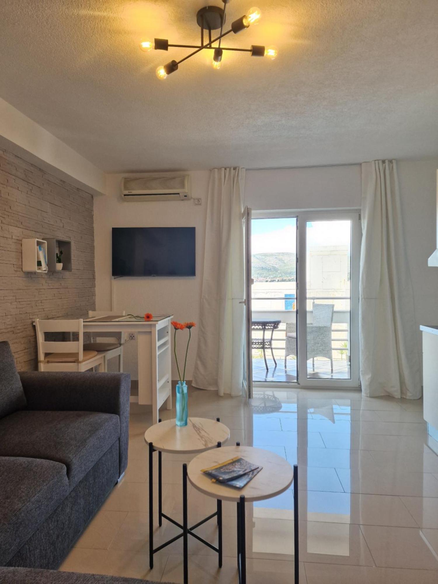 Apartments Silva With A View Of Sea تروغير المظهر الخارجي الصورة