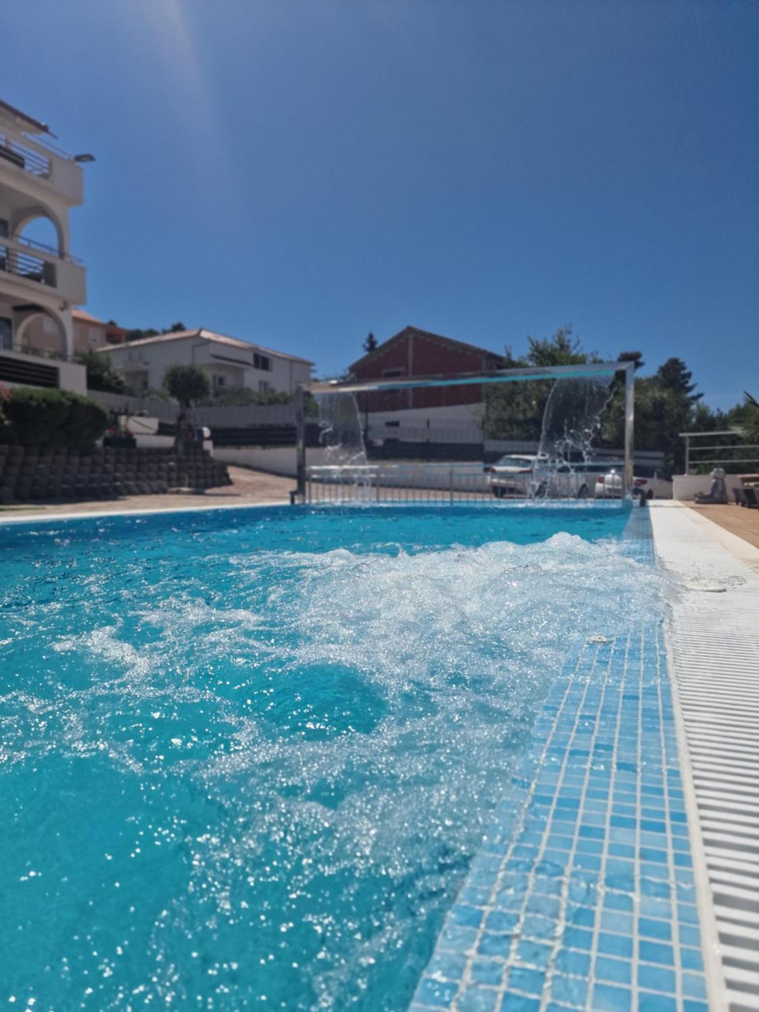 Apartments Silva With A View Of Sea تروغير المظهر الخارجي الصورة