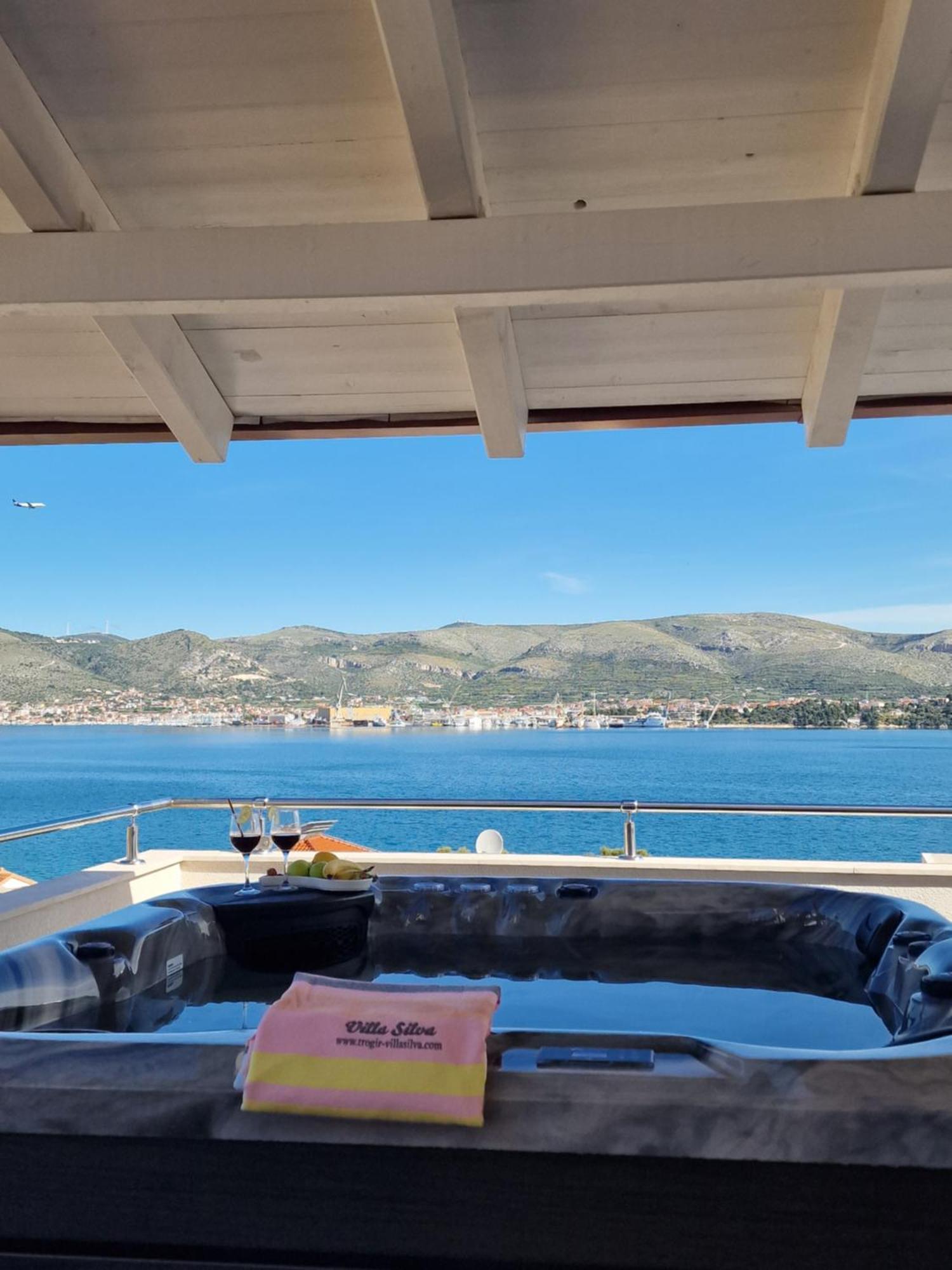 Apartments Silva With A View Of Sea تروغير المظهر الخارجي الصورة