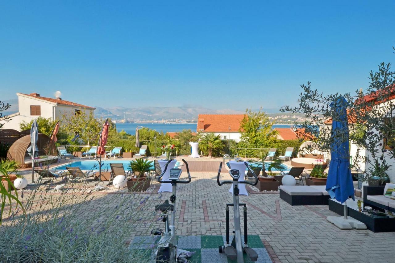 Apartments Silva With A View Of Sea تروغير المظهر الخارجي الصورة